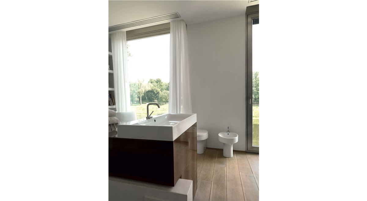 Lavabo 70x45 cod 3532, Bidet Monoforo ovale cod 3520, Vaso unico “PROLUNGATO” ovale cod 3516