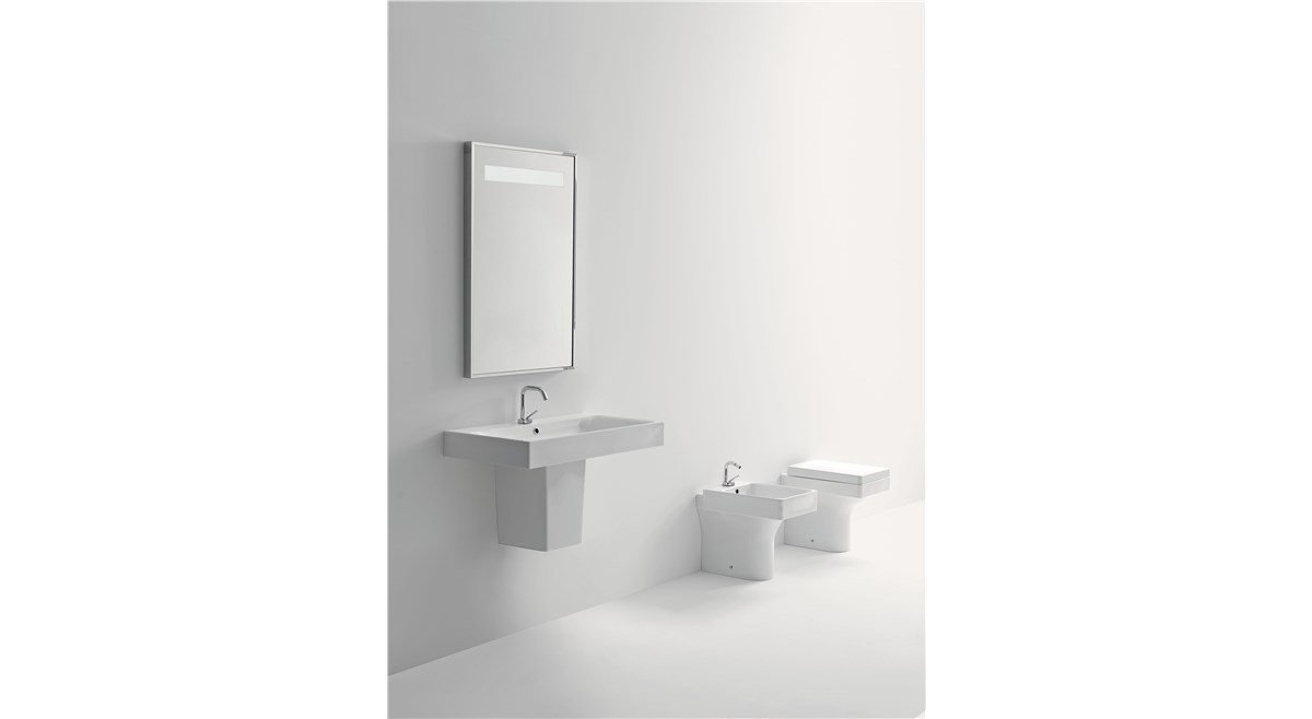 Lavabo 70x45, Semicolonna cod 3532_3575, Vaso unico “PROLUNGATO” cod 3518, Bidet Monoforo cod 3521